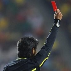 Kemaluan Cedera, Wasit Tuntut Federasi Sepakbola Negaranya
