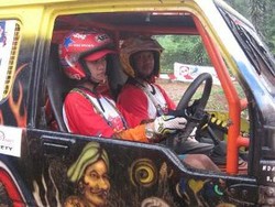 Wanita-wanita Tangguh Taklukan Medan Offroad di BSD