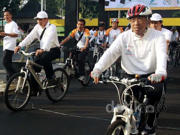 Menristek Ikuti Ristek Bike Tour 2013
