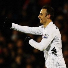 Koscielny Waspadai Ancaman Berbatov