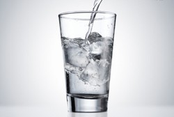 Minum Air Dingin Bikin Kembung Itu Bukan Mitos