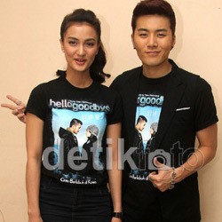 Sule dan Atiqah Hasiholan Ramaikan Konser Eru di Jakarta