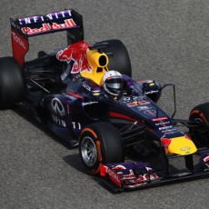 Vettel Raih Kemenangan Kedua di Musim Ini