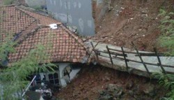 Kontraktor Ruko di Depok Janji Ganti Rumah yang Tertimbun Longsor