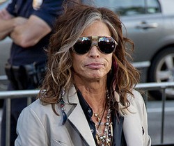 Steven Tyler Sumbang Suara dalam Album Anyar Julian Lennon