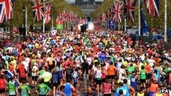 Peserta London Marathon Pakai Kaos Bertuliskan I Run for Boston