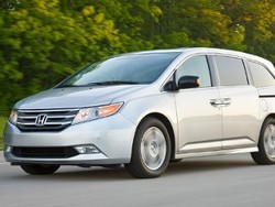 Mobil Suka Ngerem Sendiri, Honda Tarik 3 Jenis Mobil