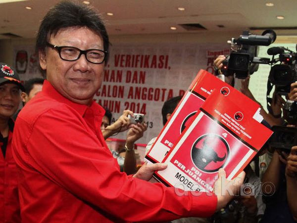 PDIP Serahkan 560 Orang Bakal Caleg