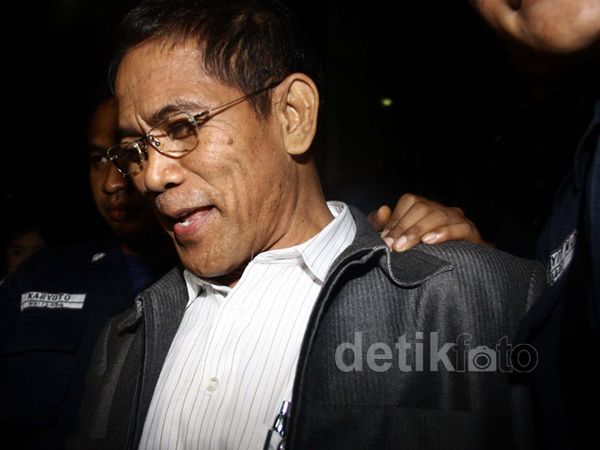 KPK Periksa Ketua PN Bandung