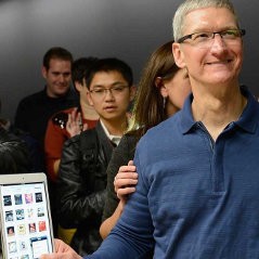 CEO Apple Tim Cook akan Dipecat?