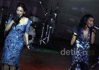 Duo Maia Cantik Berbatik