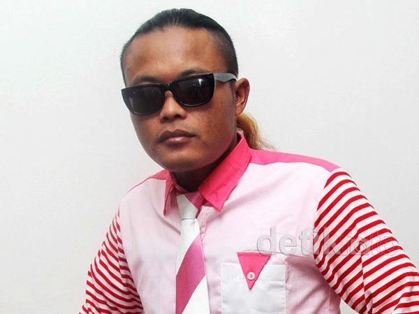 Gaya Pinky Sule