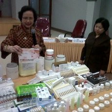 Kosmetik Ilegal di Bandung Dijual Secara Online