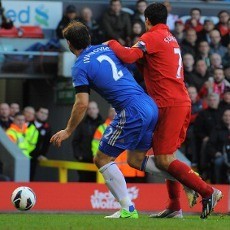 Graham Poll: FA Harus Hukum Suarez Sampai Akhir Musim