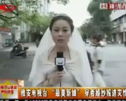 Dedikasi Pekerjaan, Reporter Ini Meliput Gempa Bumi dengan Gaun Pengantin