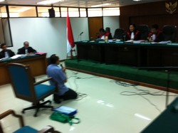 Terdakwa Kasus Bioremediasi Chevron Berlutut Minta Keadilan