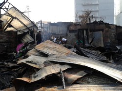 Kebakaran di Pemukiman Kebon Sirih Diduga Akibat Kompor Meledak