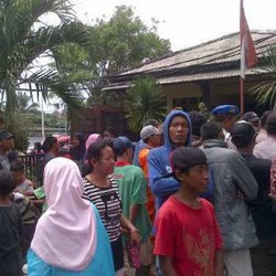 Warga Blokir Jalan, Aksi Protes Waduk Pluit Bikin Macet