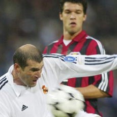 Gol Indah Zidane di Final 2002 Jadi Inspirasi Varane Bawa Madrid Juara