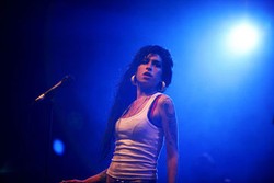 Ayah Amy Winehouse Tidak Suka dengan Back To Black versi Beyonce