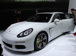 Ini Tampang Porsche Panamera yang Irit BBM