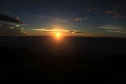 Seperti Ini Indahnya Sunrise di Gunung Lawu