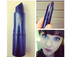 Setelah Hitam, Lipstik Biru Jadi Tren Terbaru