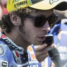Rossi Juga Oke Ngebut di Balapan NASCAR