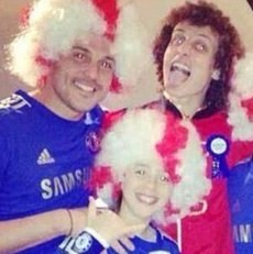 Julio Cesar Pakai Jersey Chelsea, QPR Siap Beri Sanksi