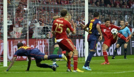 Roura Sebut Dua Gol Bayern Tidak Sah