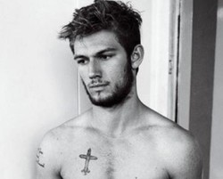 Tes Kamera Fifty Shades of Grey, Alex Pettyfer Perankan Christian Grey