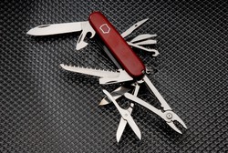 Akibat Bom Boston, AS Tunda Aturan Bawa Pisau Masuk Pesawat