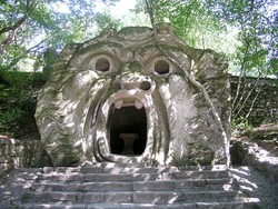 Taman Monster di Roma, Seram Banget!