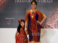 Fashion Show Treasure of Toraja