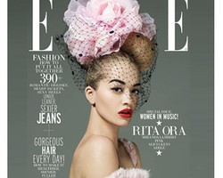 Foto: Pose Seksi Rita Ora Meskipun Didandani Menor