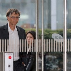 Bill Gates Sambangi Markas Samsung, Ada Apa?