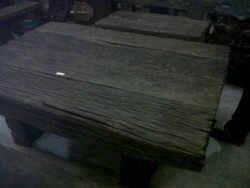 Meja Kayu Berumur 100 Tahun Dijual di Pameran Inacraft JCC