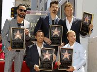 Backstreet Boys Tebar Senyuman di Walk of Fame