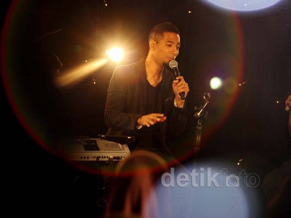 Serunya LiveChatkustik Bareng Marcell!