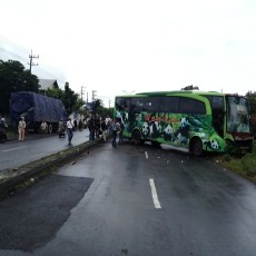 Kecelakaan Karambol Libatkan Dua Bus dan Satu Truk