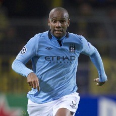 Maicon Akan Bertahan di City