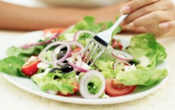 Lebih Sehat dan Langsing dengan Sarapan Salad atau Pecel