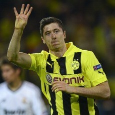 Lewandowski Menawan di Tengah-tengah Spekulasi soal Masa Depan
