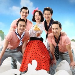 Song Ji Hyo Menyanyi & Menari dengan Lincah di Iklan Pizza