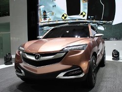 SUV Bernuansa Mobil Super