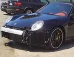 Chris Brown Jual Mobil Rusak