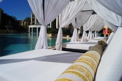 Wow, Hotel Versace Mewah Banget!