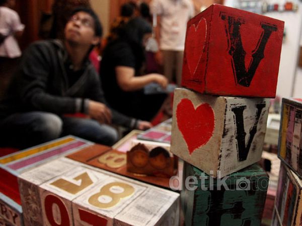 Kerajinan Bali Diserbu Pengunjung Inacraft 2013