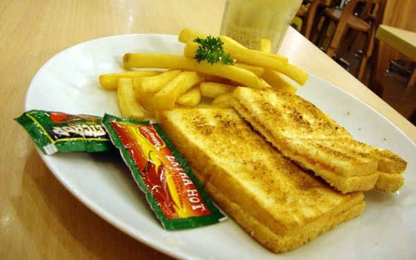 Nikmatnya Ngopi Sore sambil Menyantap Kaya Toast