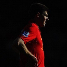 Gerrard Akan Jalani Operasi Bahu Musim Panas Nanti